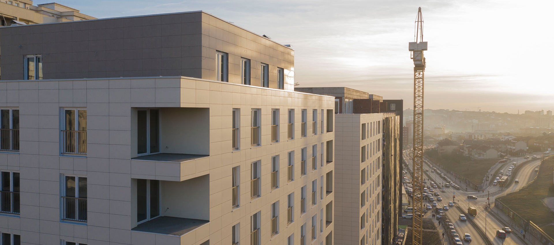 STRUCTURAL FACADE THAT REFLECT INNOVATION